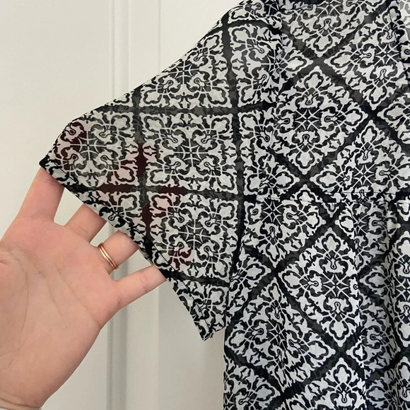NWOT | Mossimo women’s black & white patterned semi-sheer blouse — small - Picture 2 of 7